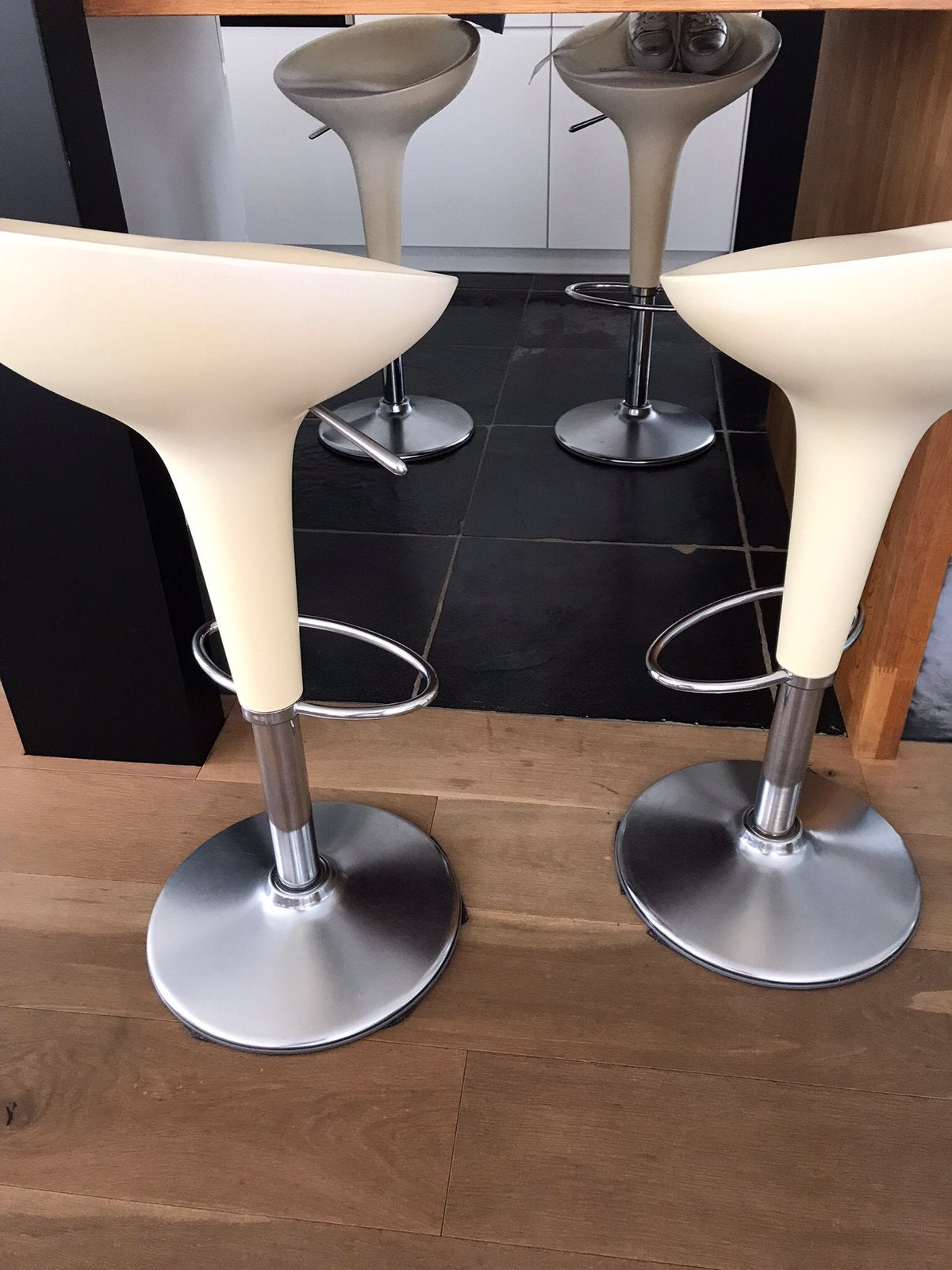 4 Magis Bombo barkrukken.€50 per stuk., Huis en Inrichting, Barkrukken, Ophalen, In hoogte verstelbaar, 60 tot 90 cm, Zo goed als nieuw