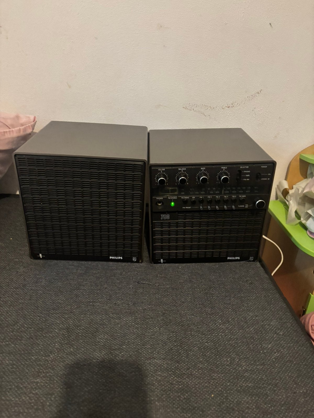 Philips 22ah 780 cubis radio vintage, Audio, Tv en Foto, Radio's, Ophalen of Verzenden, Zo goed als nieuw