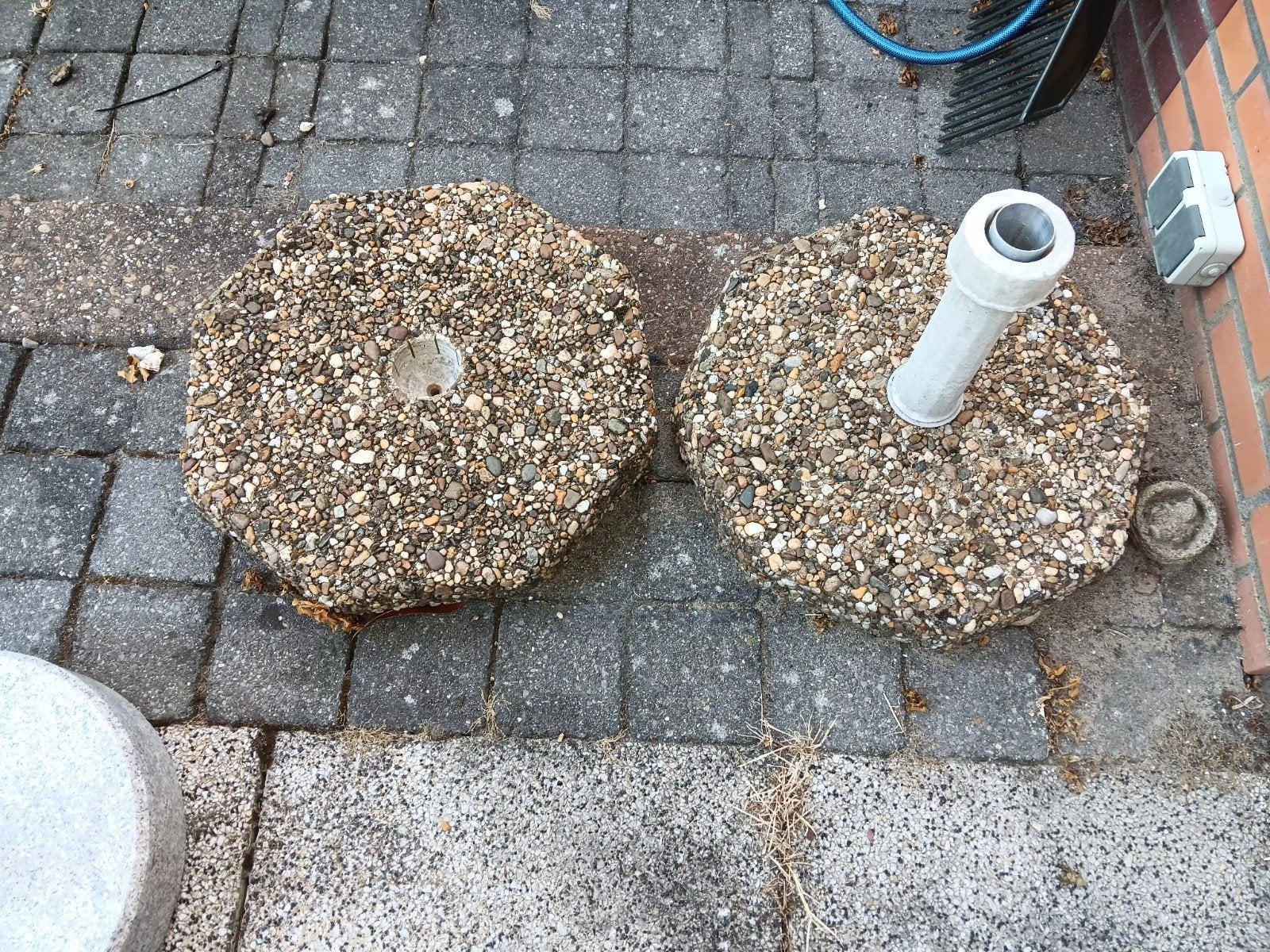 Gratis Parasolvoeten 8 hoekig van beton met grind  Set van 2, Ophalen, Gebruikt, Minder dan 1 meter, Parasolvoet