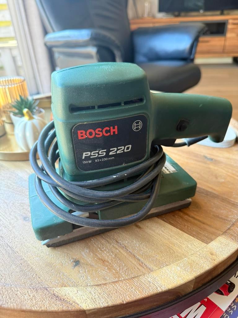 Bosch PSS220 vlakschuurmachine zgan, Doe-het-zelf en Verbouw, Gereedschap | Schuurmachines, Ophalen, Zo goed als nieuw, Minder dan 600 watt