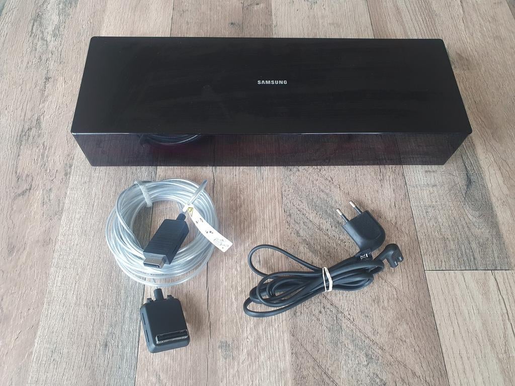 Samsung One Connect Box SOC1001N inclusief kabels, Audio, Tv en Foto, Televisie-accessoires, Ophalen, Zo goed als nieuw
