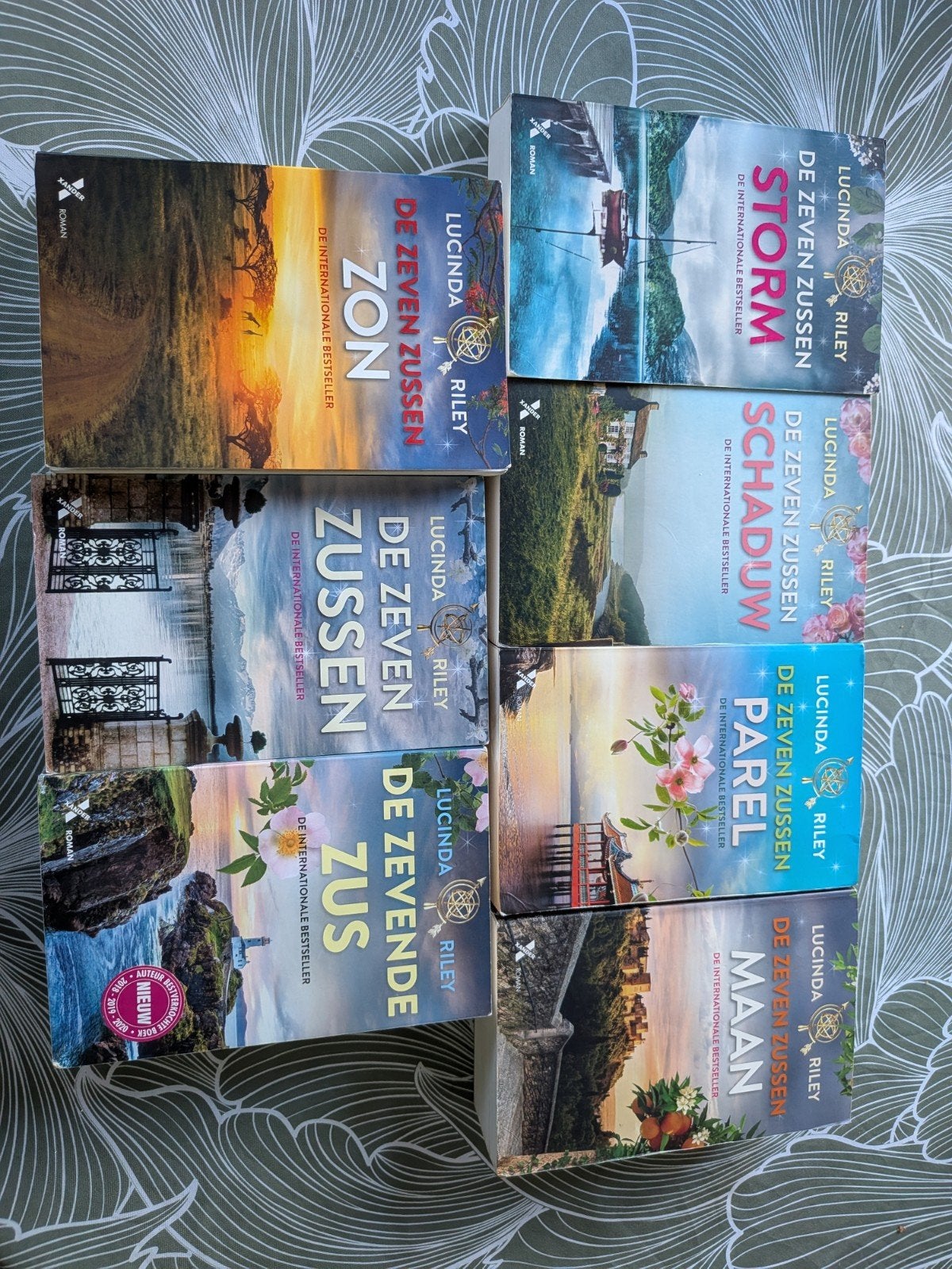 boeken serie de zeven zussen. 7 boeken, Boeken, Ophalen of Verzenden, Gelezen, Nederland