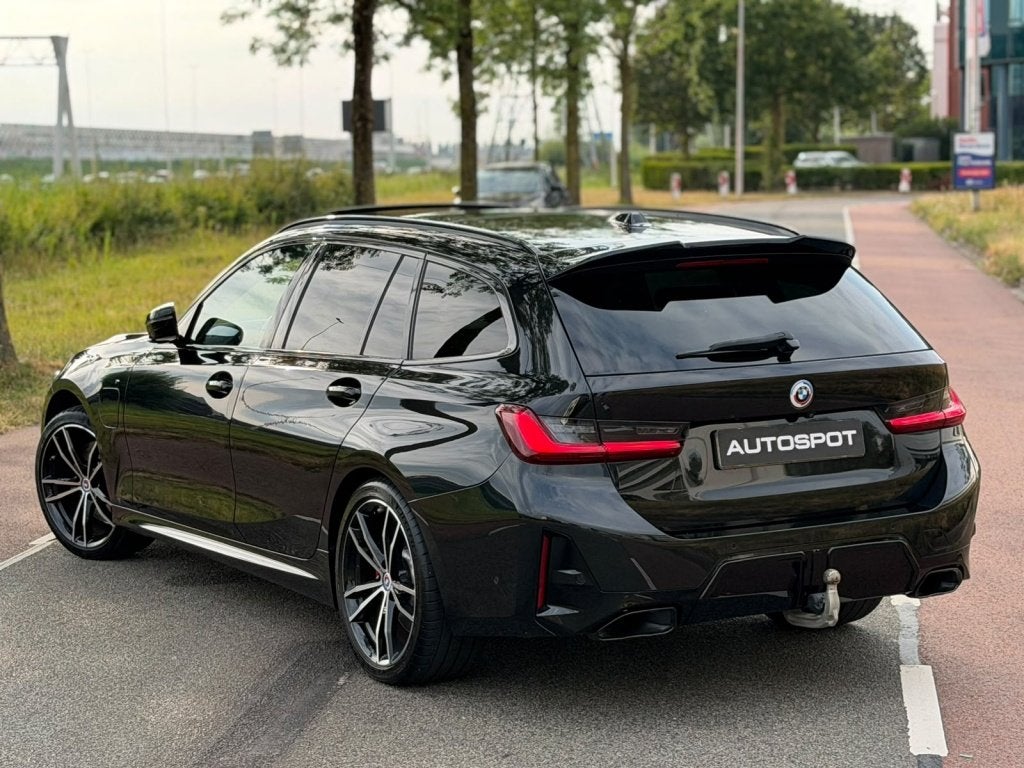 BMW 3 Serie Touring 330e M-Sport Pano H&K ACC M340 Trekhaak, Auto's, Automaat, Gebruikt, 4 cilinders, Zwart