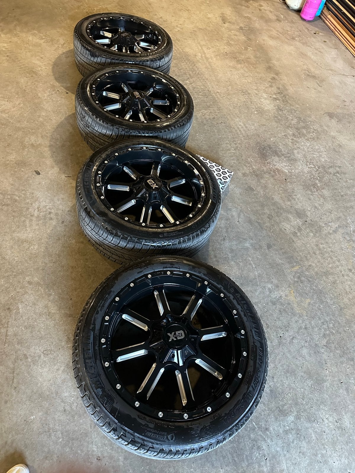 XD KMC Velgenset 22 inch o.a. Dodge Ram 1500, Auto-onderdelen, Ophalen, Noorderstraat 10F, Banden en Velgen, 305 mm