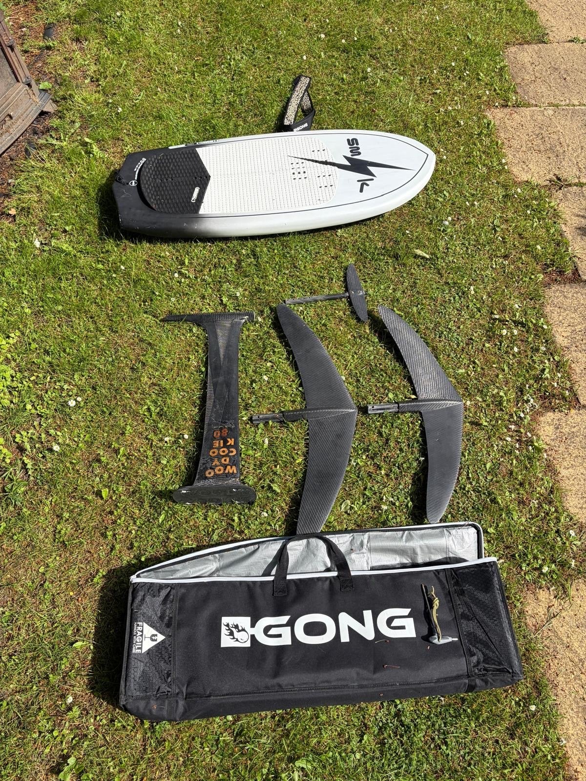 Wingfoil set: Smik board, WOOODY Cookie foil, Gong tas, Ophalen of Verzenden, Gebruikt