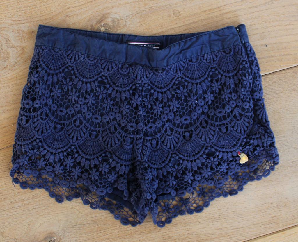 Korte broek van Tommy Hilfiger 128, Broek, Gebruikt, Meisje, Ophalen of Verzenden