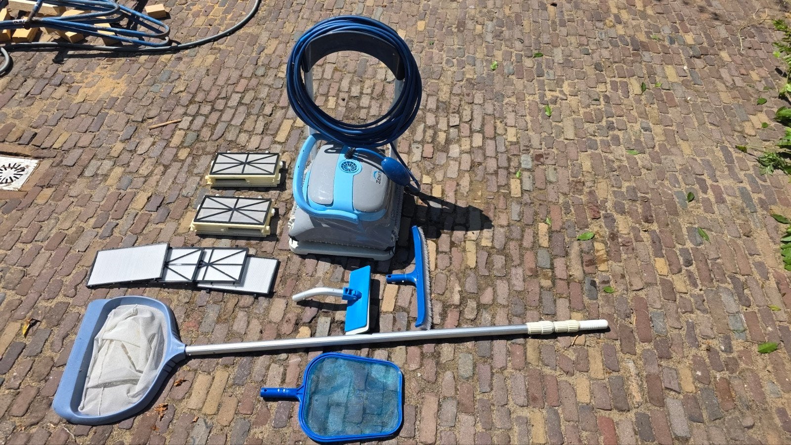 zwembad robot zenit 10 dolphin, Tuin en Terras, Zwembad-toebehoren, Ophalen, Zo goed als nieuw