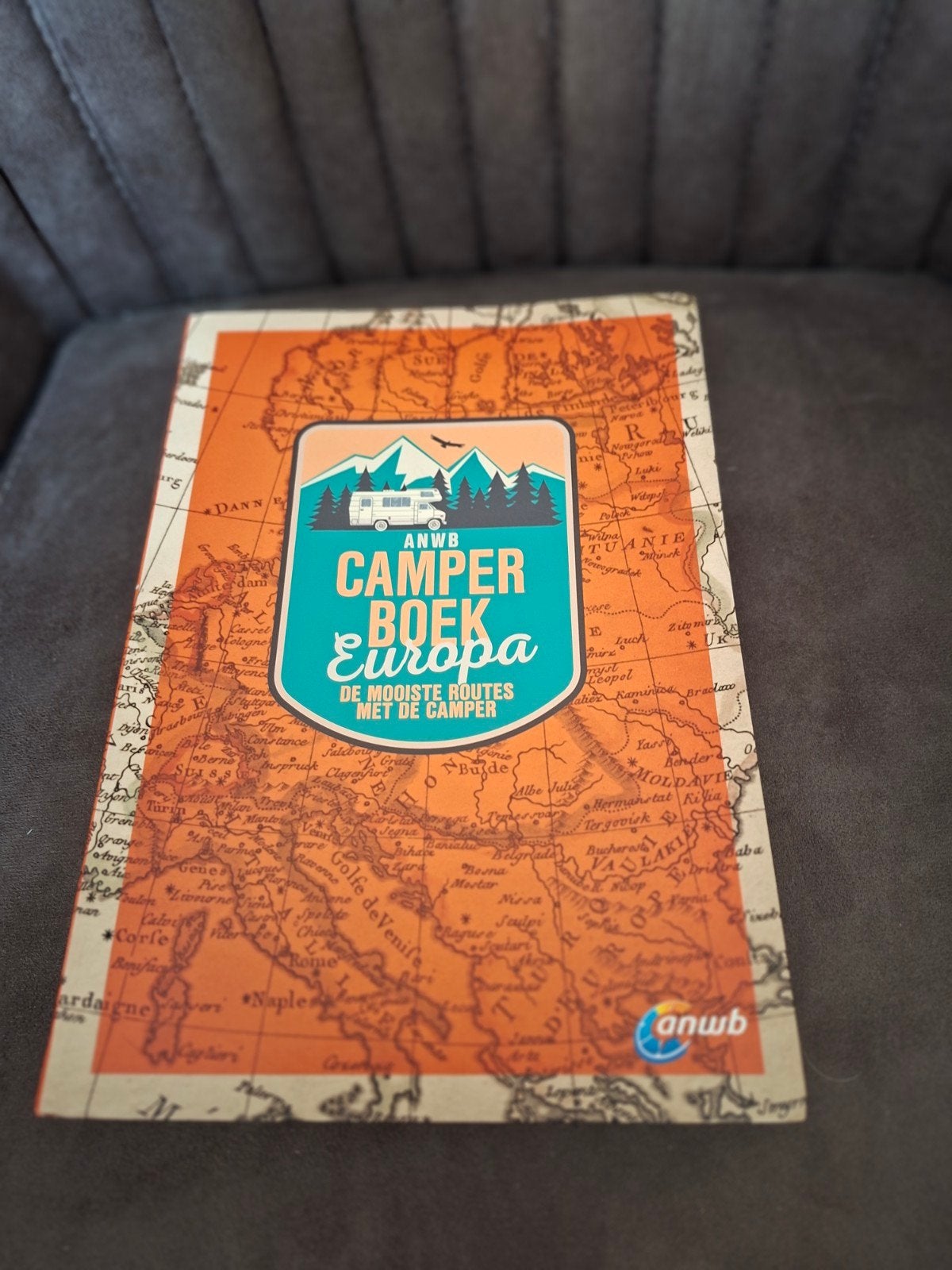 ANWB Camperboek Europa: De mooiste routes met de camper, ANWB, Europa, Ophalen of Verzenden, Zo goed als nieuw