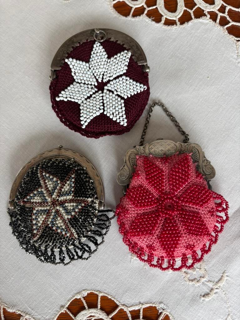 3 zilveren kinderbeursbeugeltjes met kralentasje., Antiek en Kunst, Ophalen of Verzenden