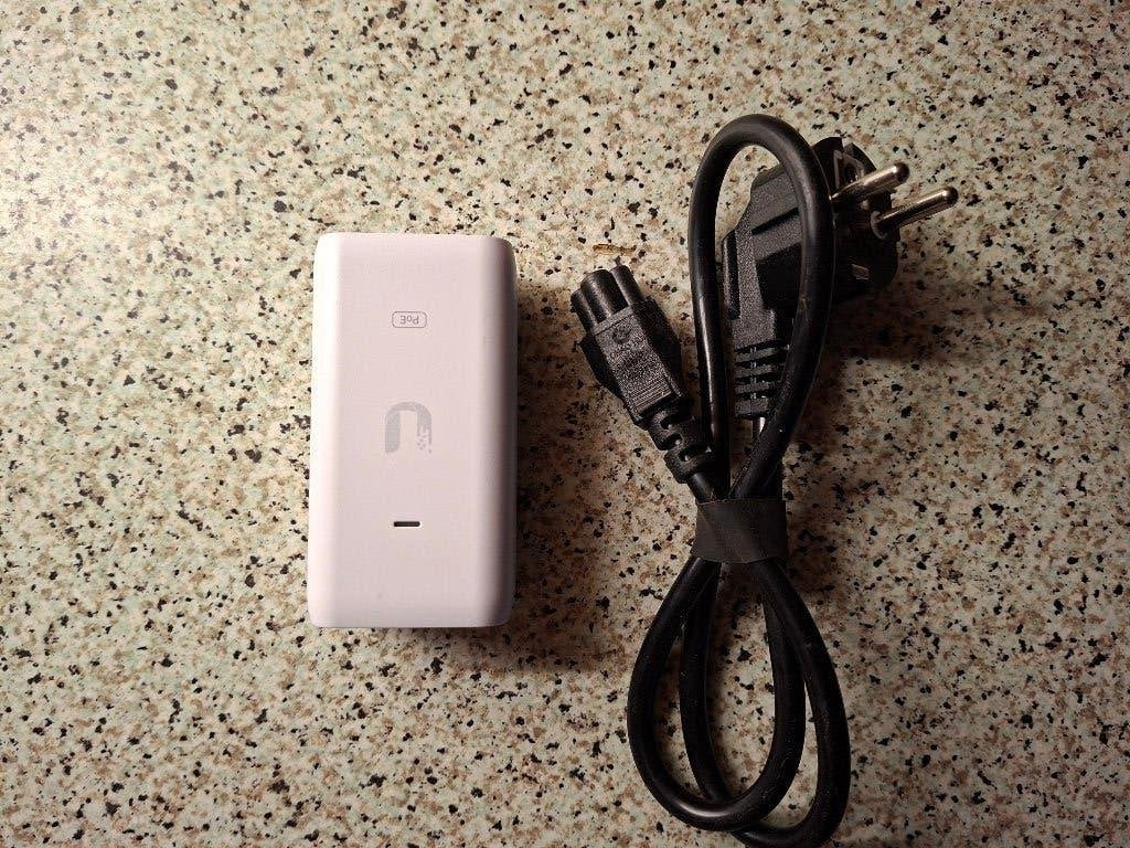 Ubiquiti Gigabit Power Adapter POE-24-30W-G-WH, Ophalen of Verzenden, Nieuw