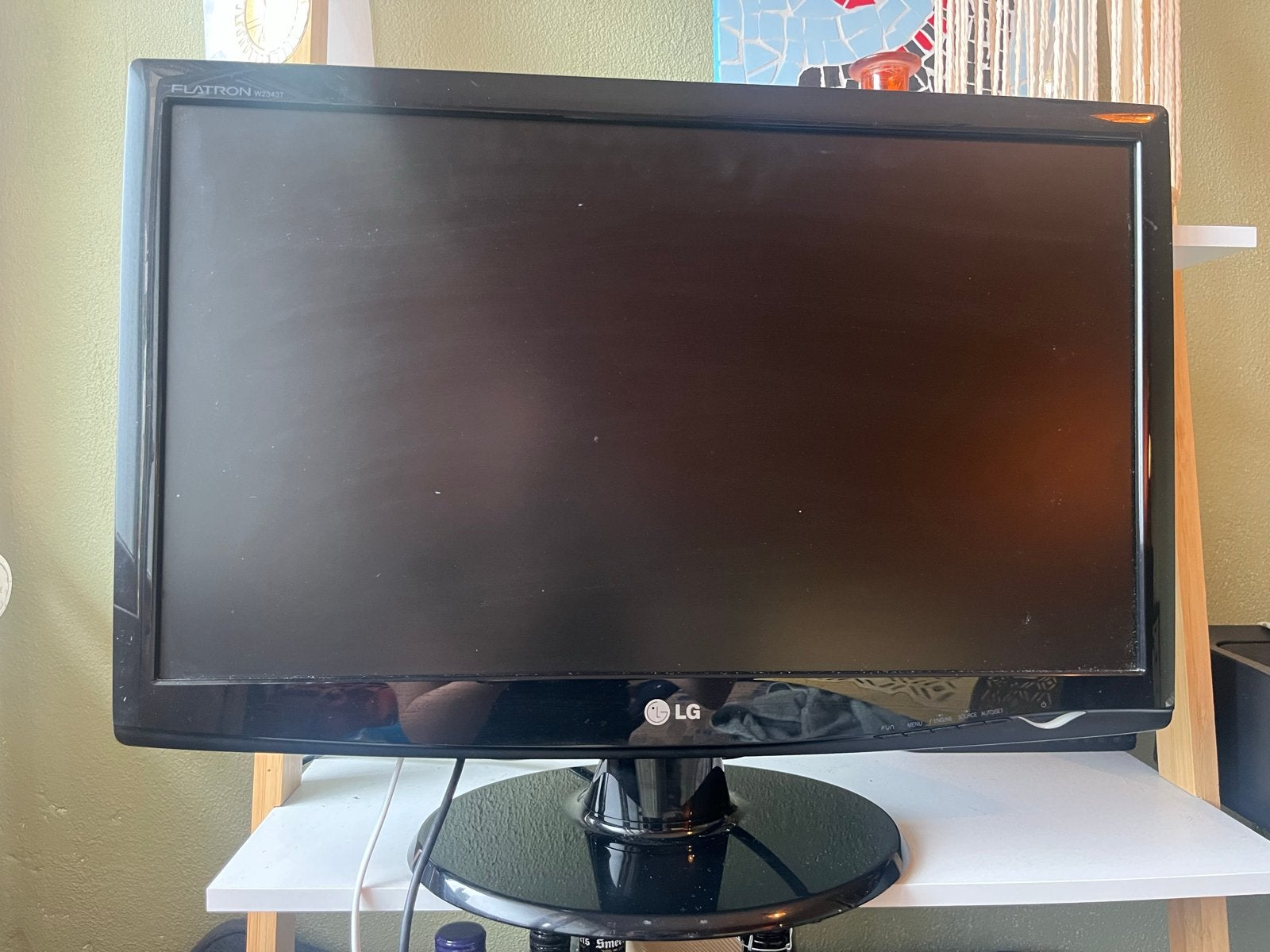 LG Flatron W2343T-PF Monitor - Zo goed als nieuw, Ophalen, IPS, Full HD, Zo goed als nieuw