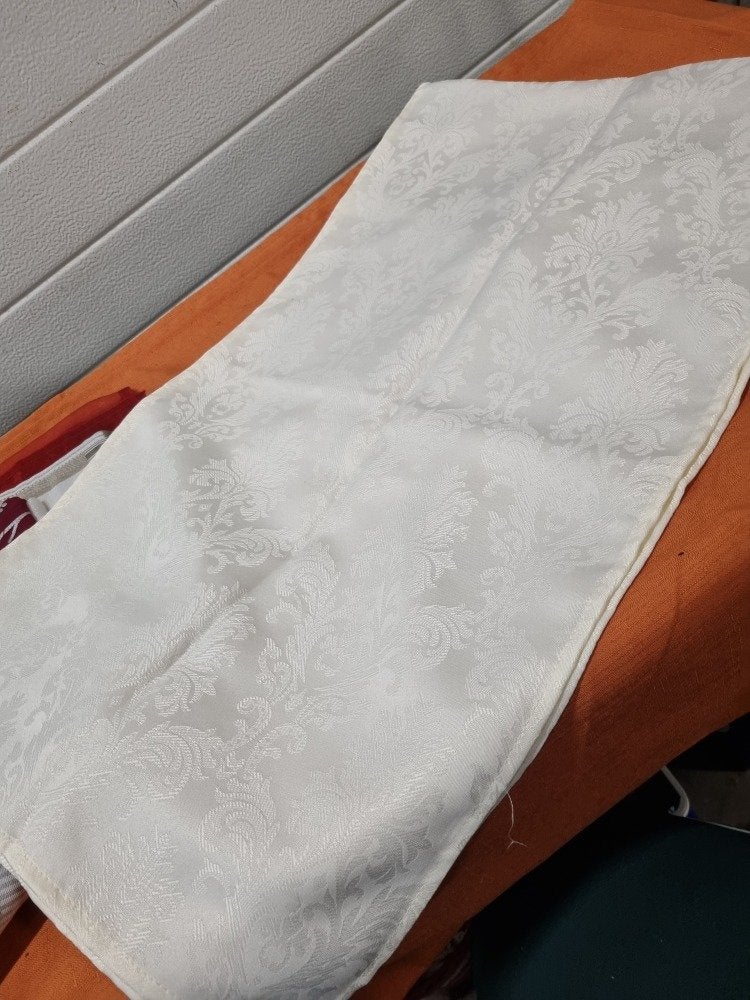 tafelloper creme bladerdecor, Ophalen of Verzenden, 'T Olde Gre-j, Info@toldegrej.nl, Endepoelstraat 20f Didam