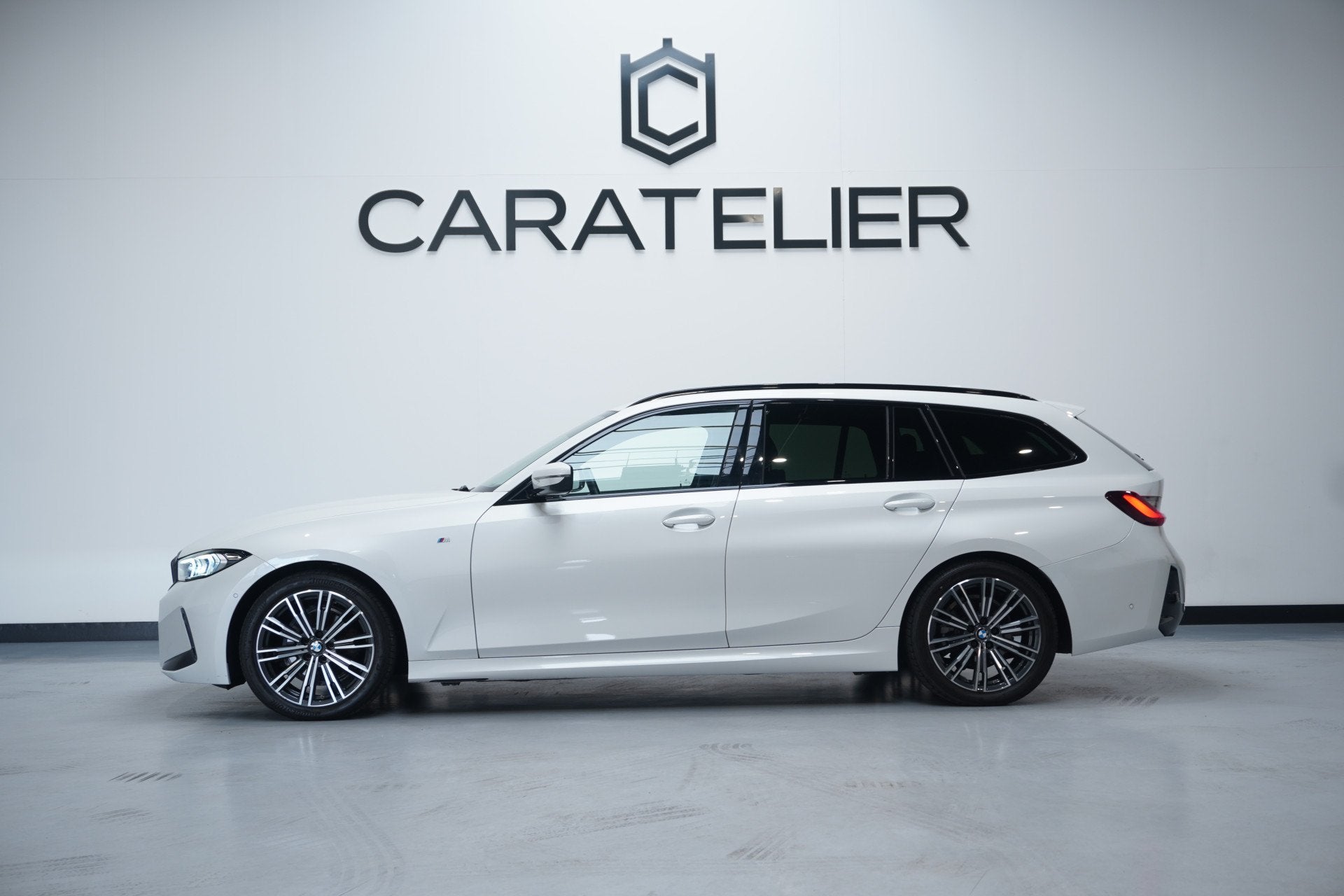 BMW 3 Serie Touring 318i / M-pakket / M interieur / trekhaak, Automaat, 1998 cc, Gebruikt, Euro 6