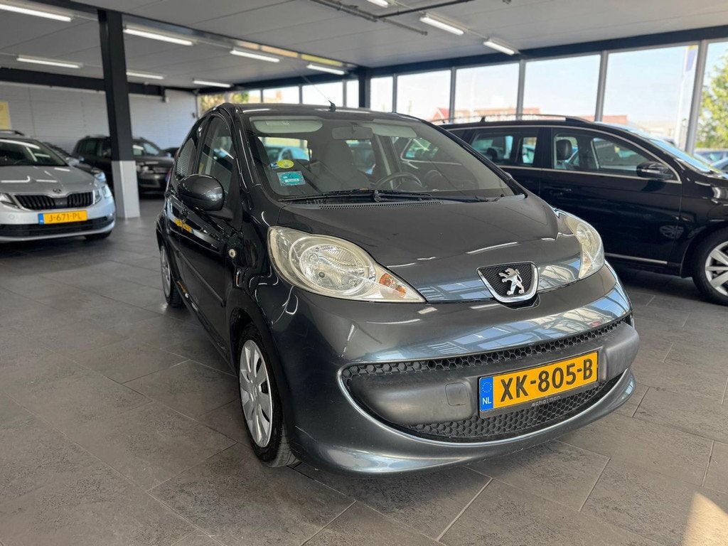 Peugeot 107 1.0-12V XR automaat 5-deurs airco elektrische pa, Auto's, Peugeot, Voorwielaandrijving, Stof, Gebruikt, 4 stoelen
