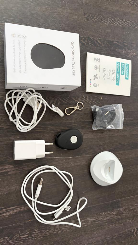 GPS Smart Tracker / SOS Alarmknop met Dockingstation, Overige typen, Ophalen of Verzenden, Zo goed als nieuw, Overige soorten