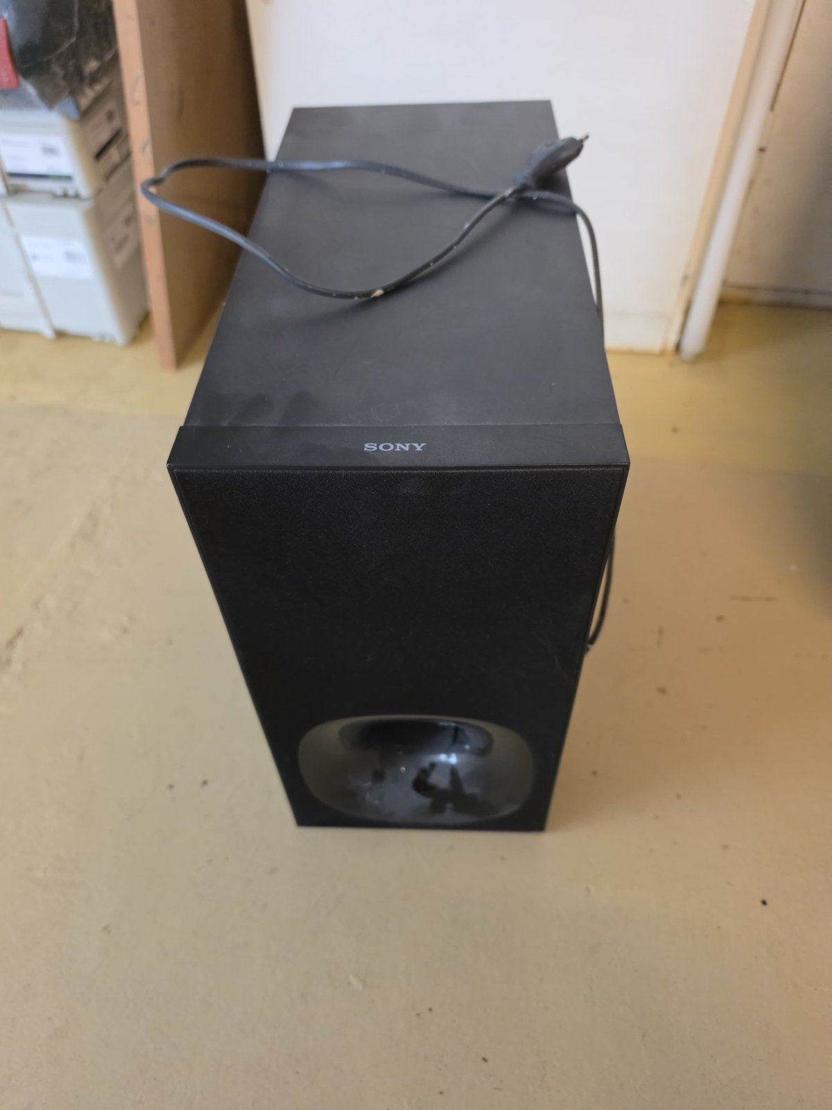 Subwoofer sony box, Audio, Tv en Foto, Luidsprekers, Ophalen, Zo goed als nieuw, Subwoofer, Sony