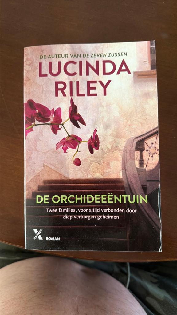 Lucinda Riley - De orchideeëntuin, Ophalen of Verzenden, Zo goed als nieuw, Lucinda Riley