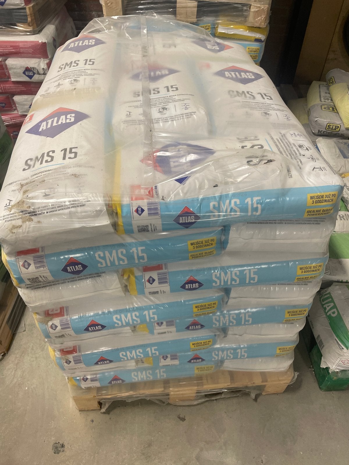 Pallet (48zakken) Atlas SMS 15 cementgebonden egaline 1-15mm, Ophalen, Zo goed als nieuw