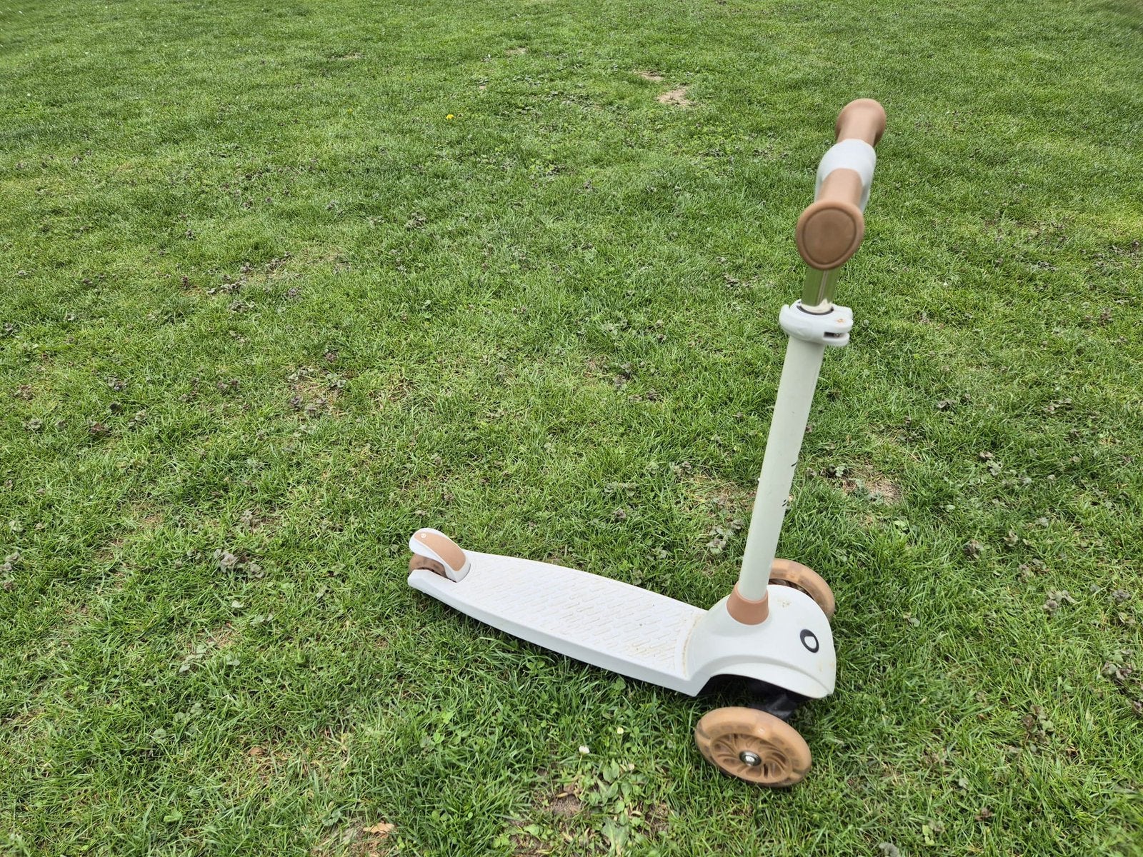 Kinderstep LIONELO -wit & beige, Ophalen of Verzenden, Gebruikt, Gewone step, Lionelo