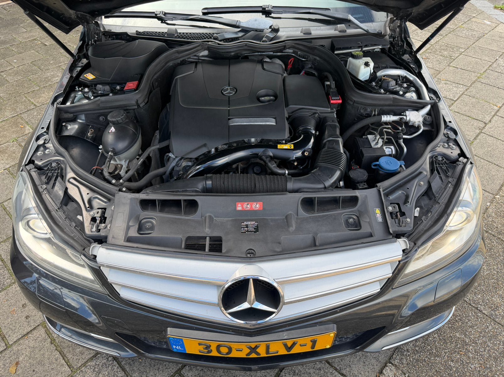 Foto 20 van Mercedes-Benz C-Klasse 1.6 C180 Kompr. Estate 2012 Zwart