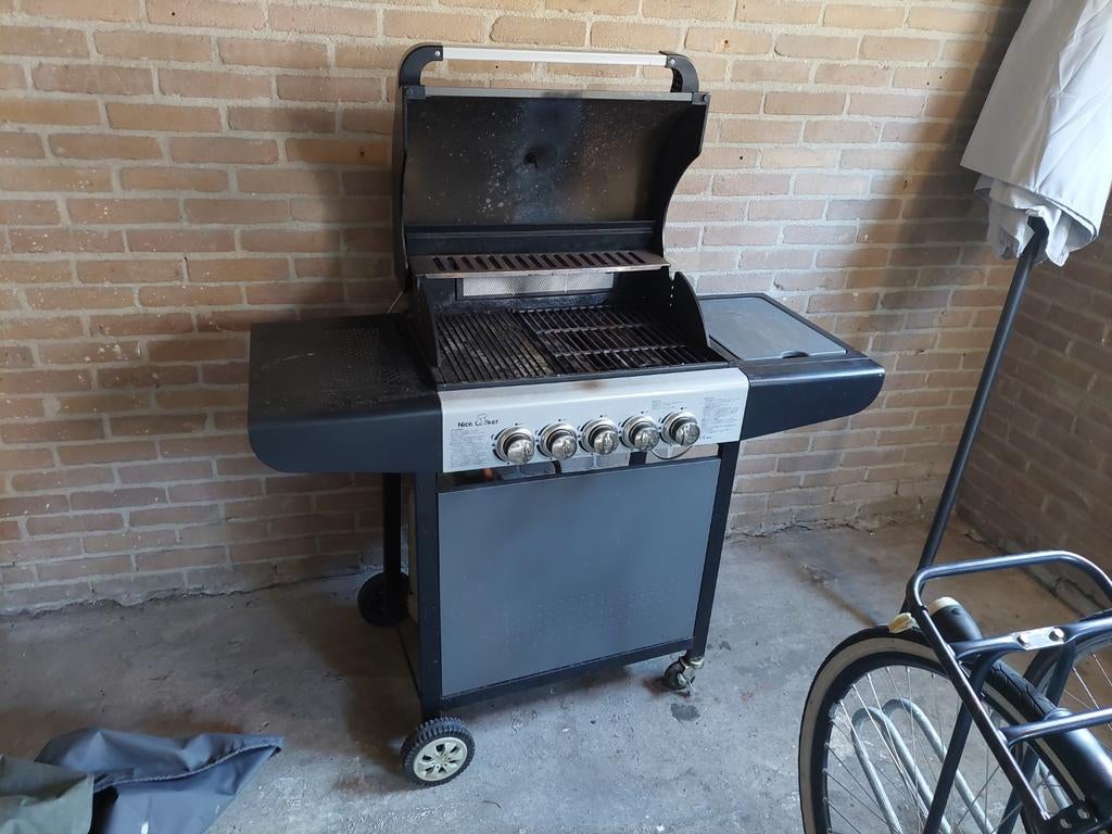 Gebruikte gasbarbecue met 4 branders en zijbrander, Ophalen of Verzenden, Gebruikt, Mr. Chef