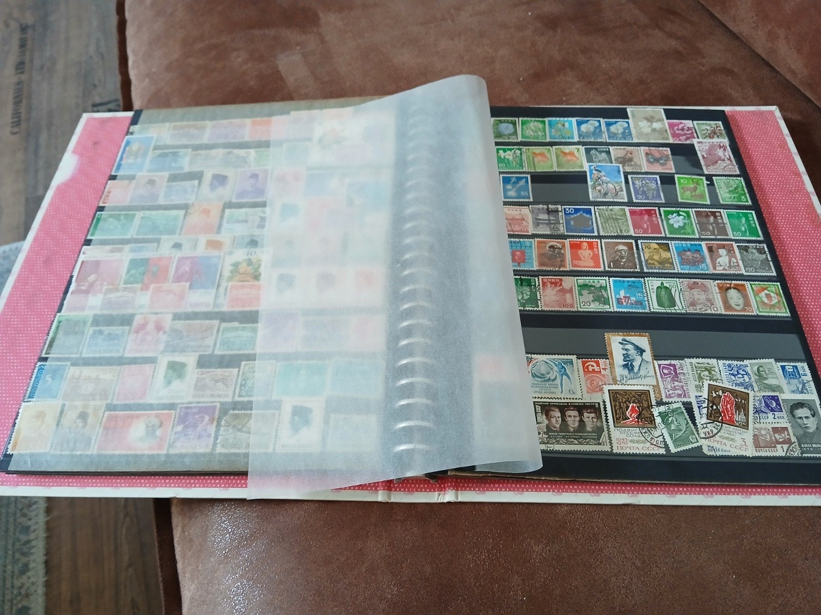Postzegelalbum, met zakjes losse zegels, incl oude zegels NL, Postzegels en Munten, Postzegels | Volle albums en Verzamelingen