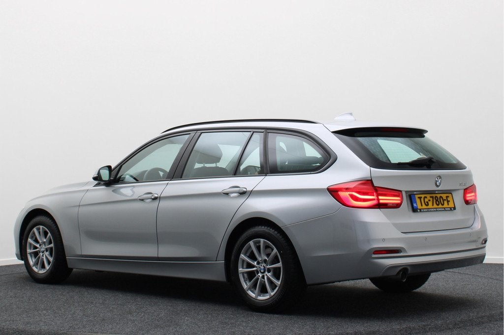 BMW 3 Serie Touring 318i High Executive Automaat Leer, Clima, Automaat, Gebruikt, 1465 kg, 19 km/l