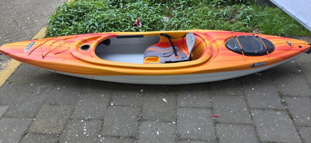 Pelican Fazer 100 Kajak met peddels - Zo goed als nieuw, Ophalen