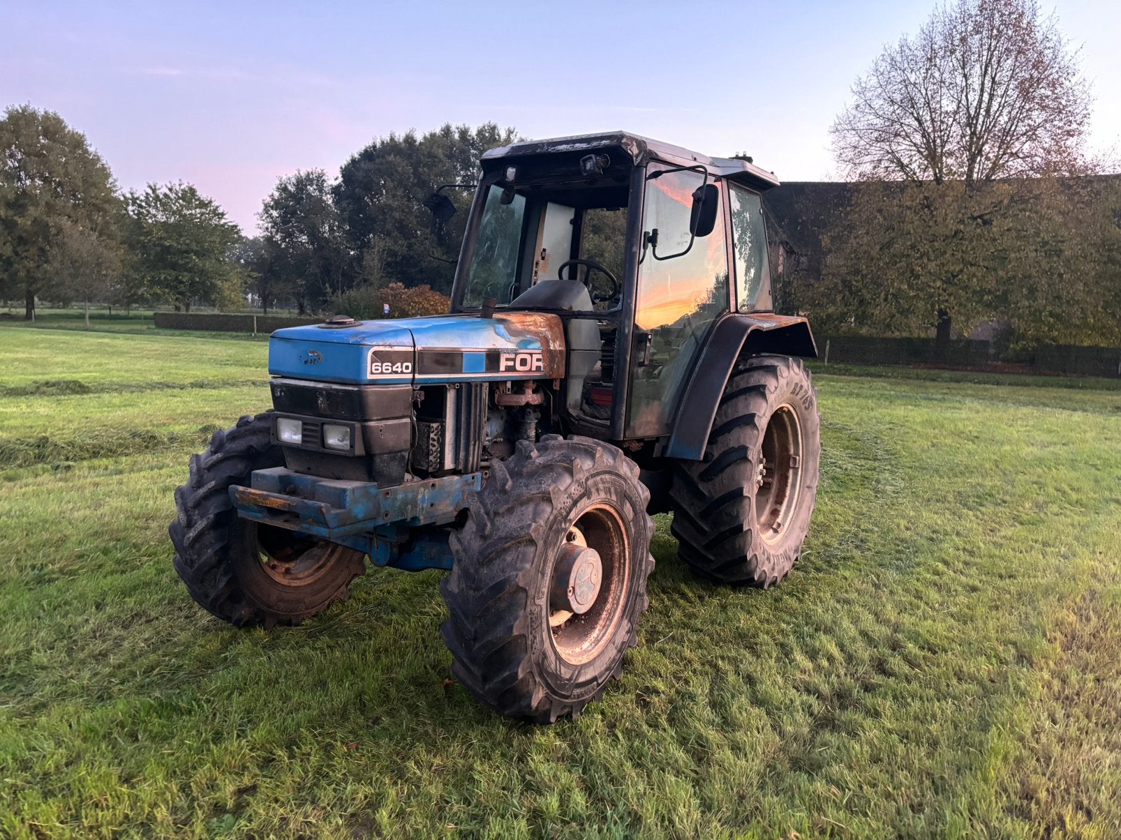 Ford 6640 SLE met brandschade, Ophalen, Gebruikt, 80 tot 120 Pk, Ford