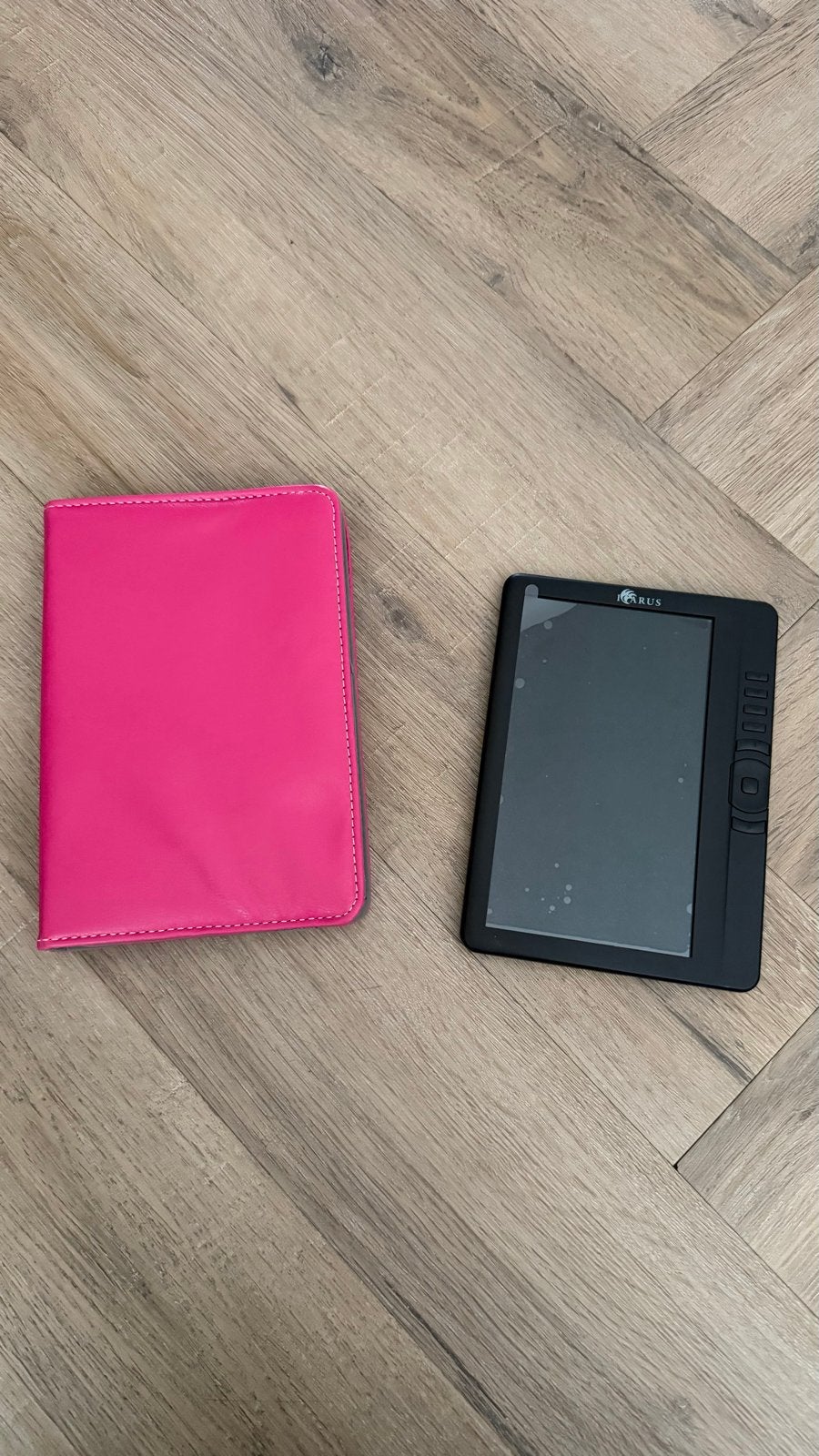 Icarus e-reader zo goed als nieuw met beschermhoes, Ophalen of Verzenden, Zo goed als nieuw