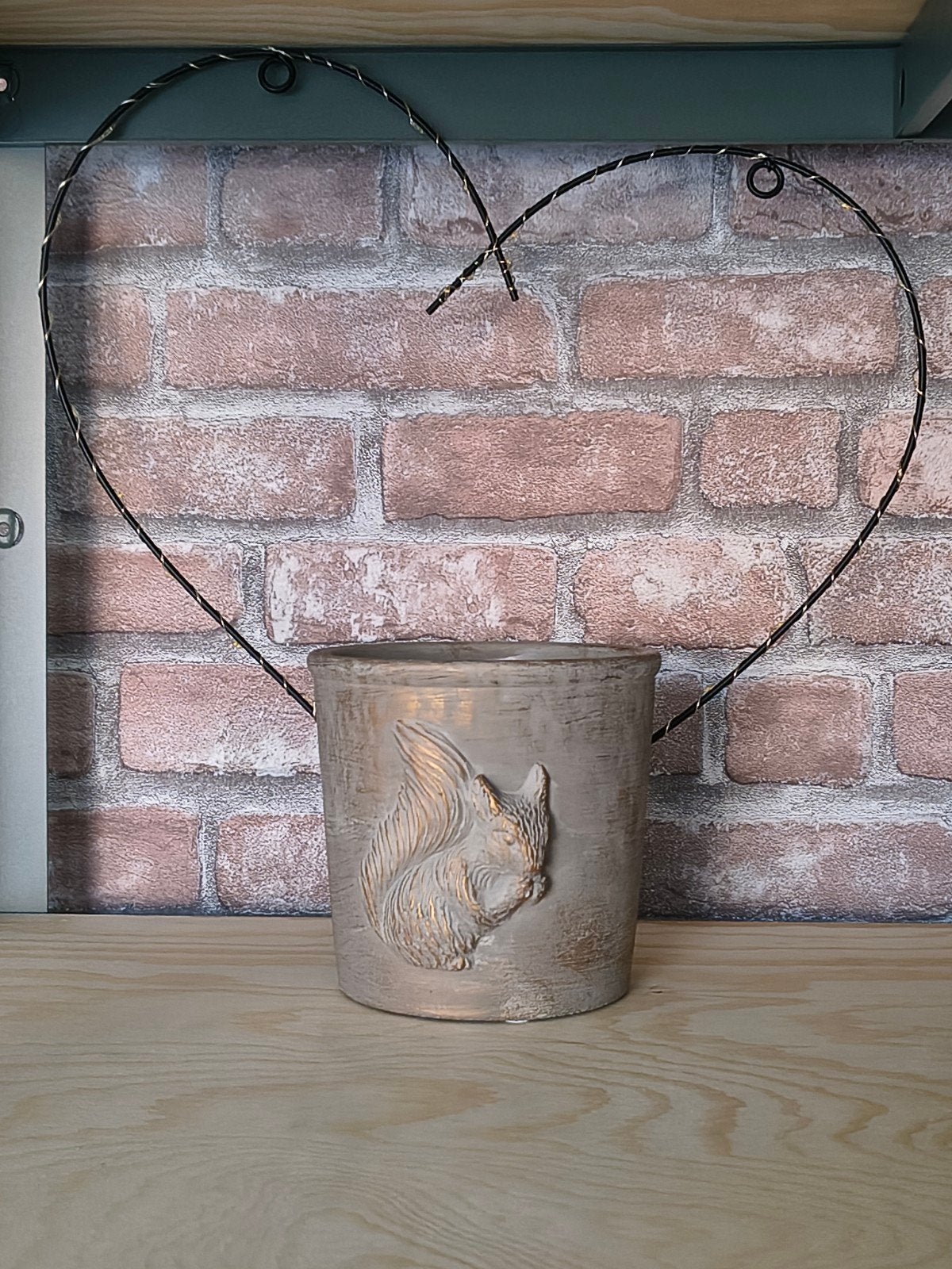 Decoratieve bloempot met eekhoorn reliëf, Ophalen, Overige materialen, Minder dan 30 cm, Minder dan 60 cm