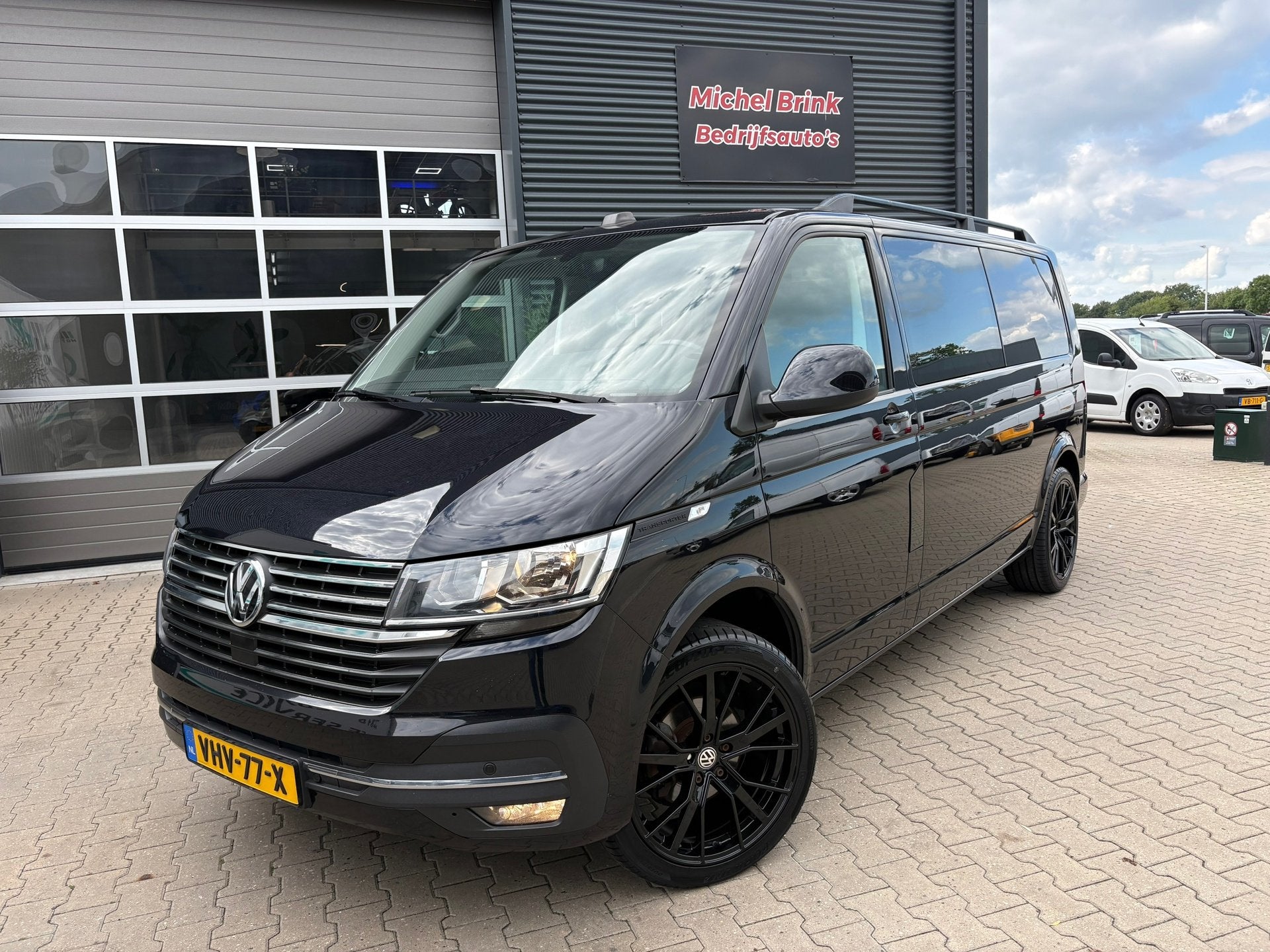 Volkswagen Transporter 2.0 TDI L2H1 Highline Automaat, Auto's, Dealer onderhouden, Stof, 4 cilinders, 150 pk
