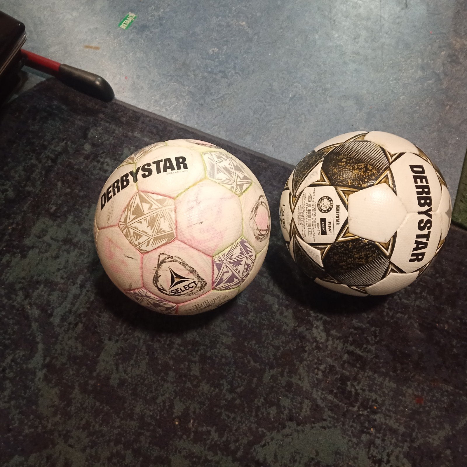 2 Derbystar voetbalballen - Gebruikt, Ophalen of Verzenden, Gebruikt, Bal