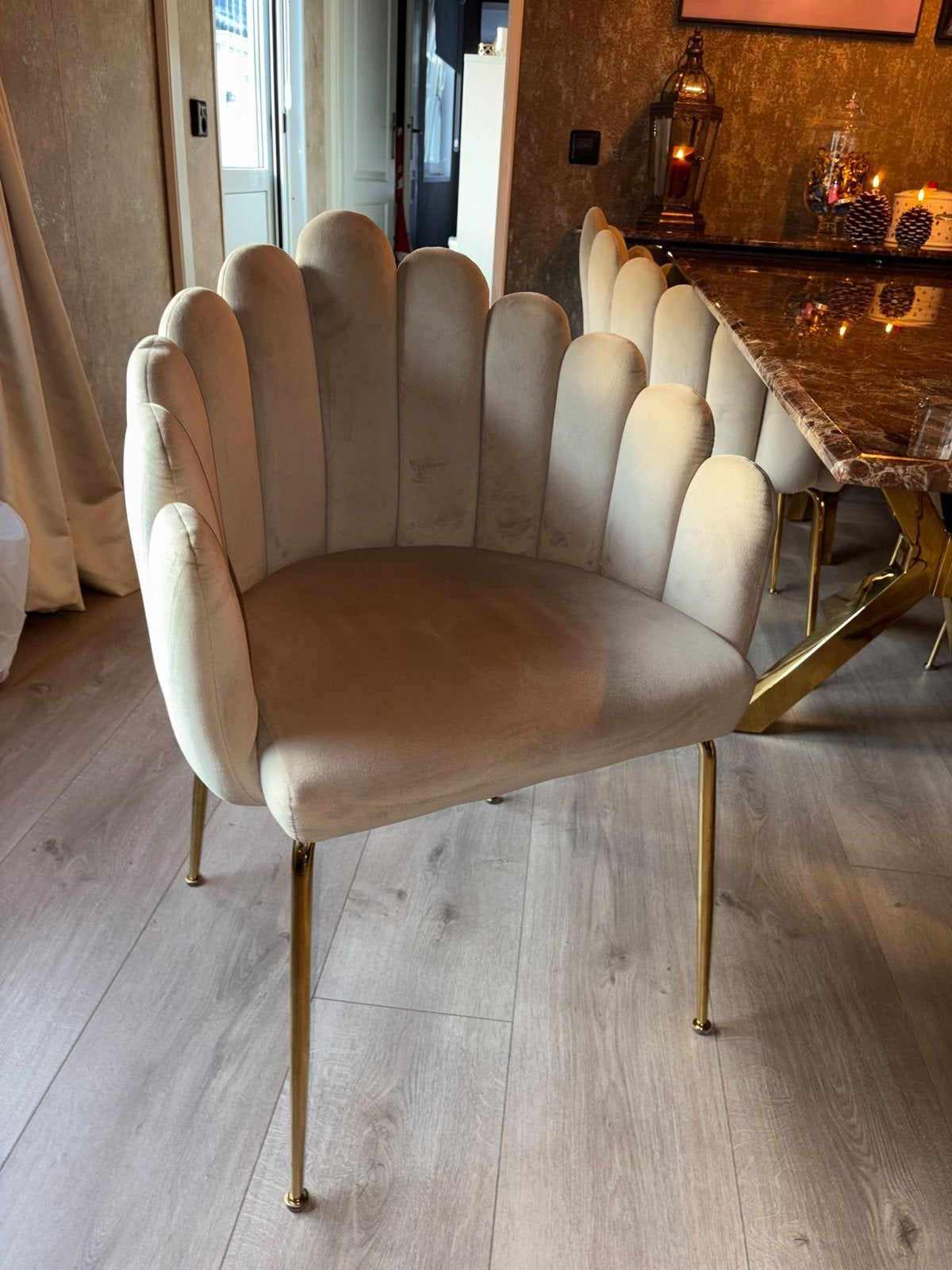 Luxe schelpstoel - Beige fluweel met gouden poten, Ophalen, Overige kleuren, Zo goed als nieuw, Metaal
