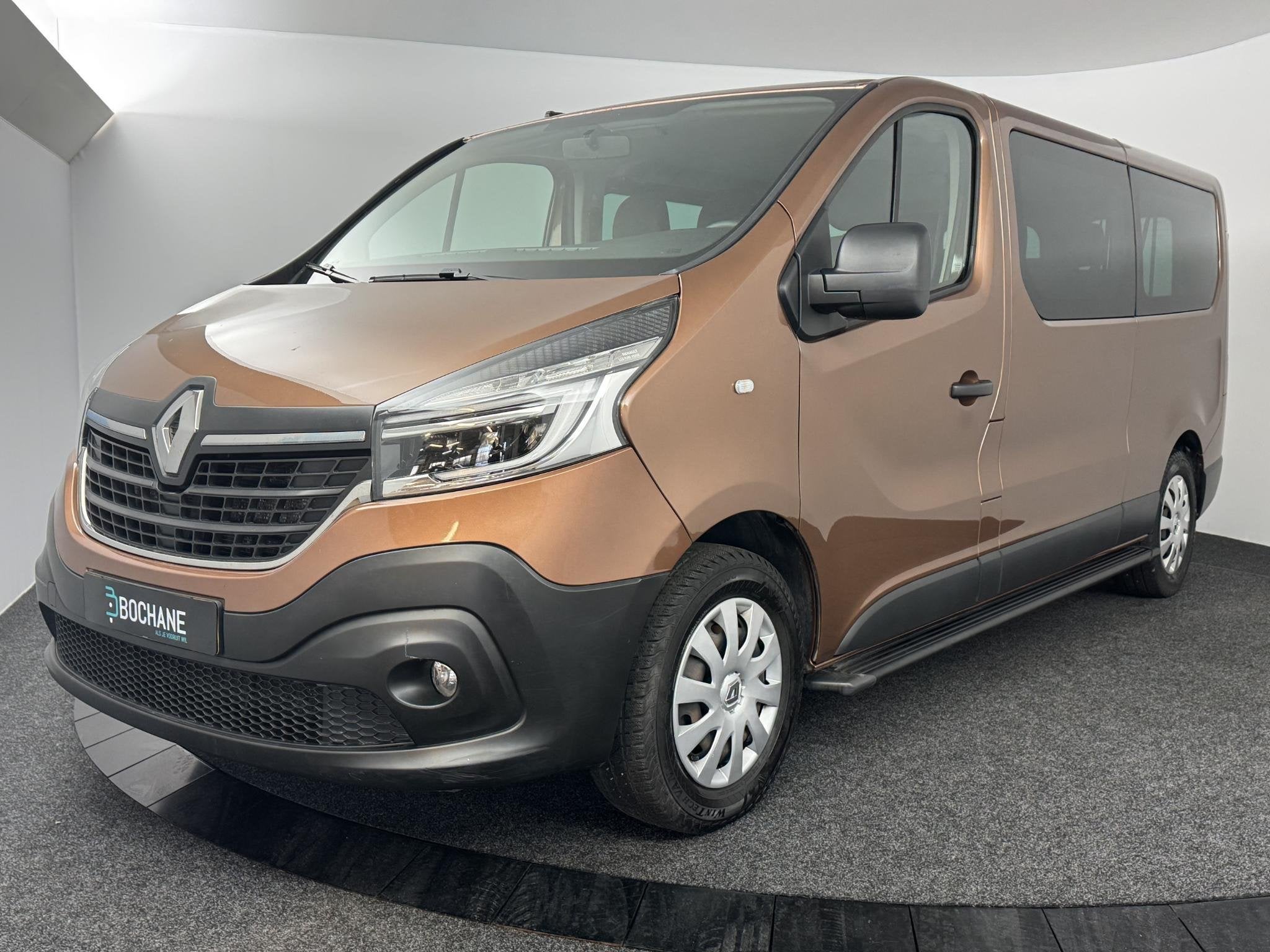 Renault Trafic Passenger 2.0 dCi 120 Grand Zen 9-PERSOONS |, Auto's, Renault, Stof, Gebruikt, 226 €/maand, Bedrijf