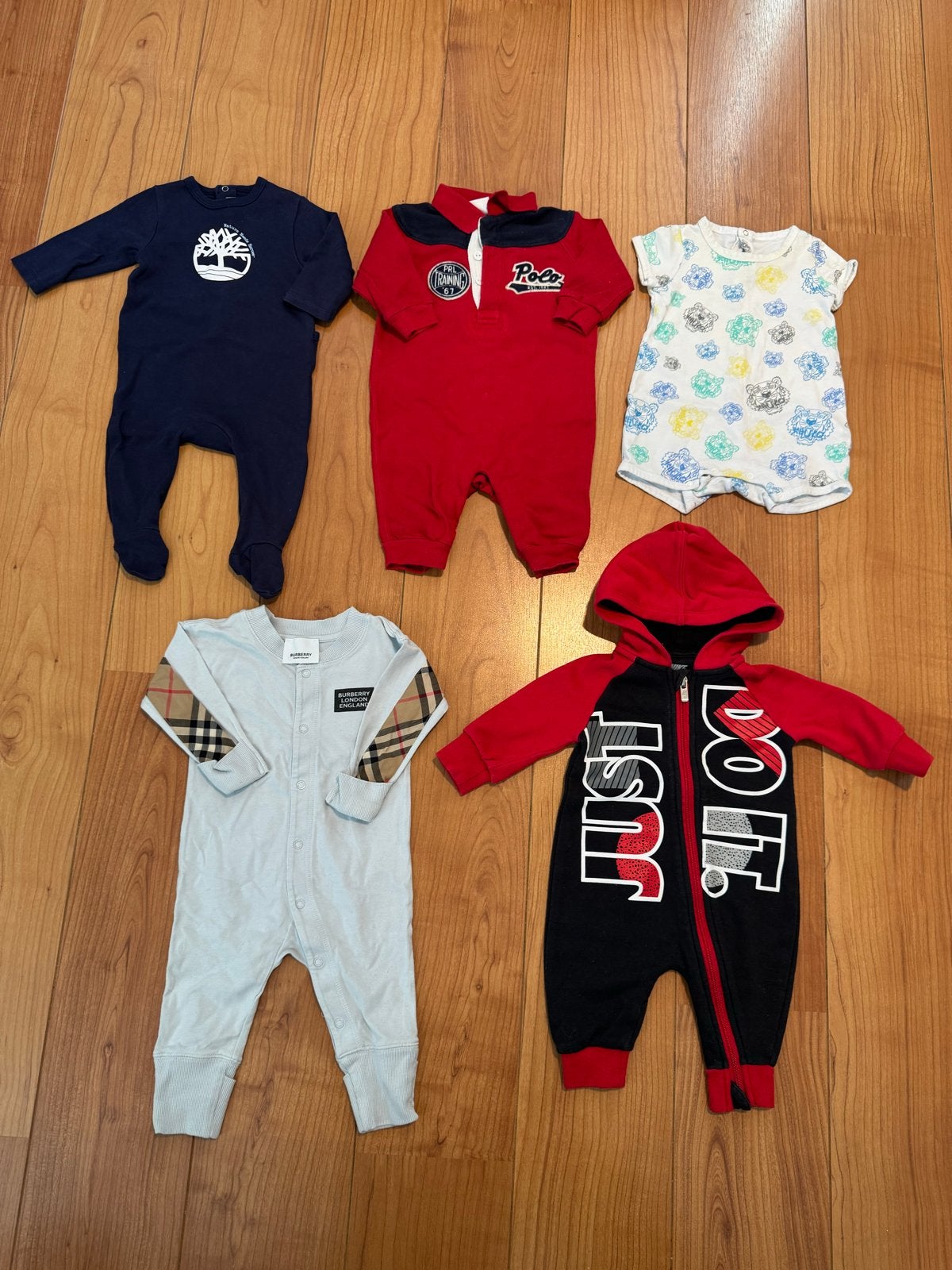 Bundel boxpakjes mt 3M (Nike, Ralph Lauren, Kenzo, burberry), Ophalen of Verzenden, Zo goed als nieuw, Burberry, Jongetje