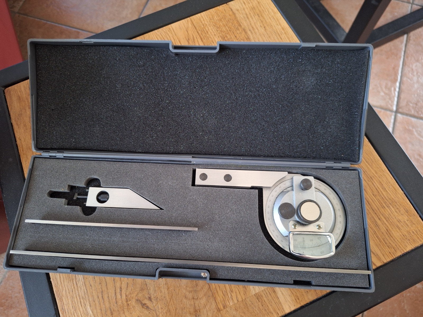 Hoekmeter/Gradenboog in doos - Nauwkeurig meten, Ophalen of Verzenden, Zo goed als nieuw, Overige meters