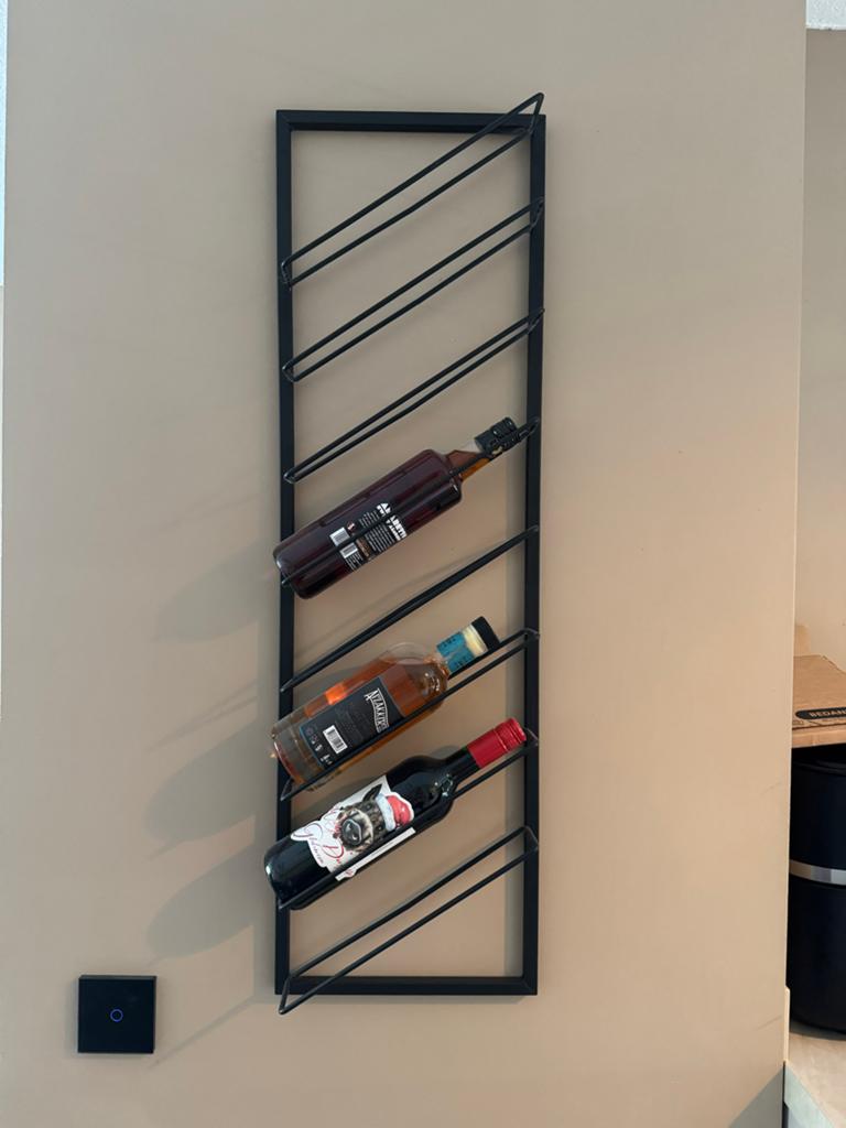 Modern zwart metalen wijnrek voor aan de muur, Ophalen, Gebruikt, 5 tot 15 flessen, Metaal
