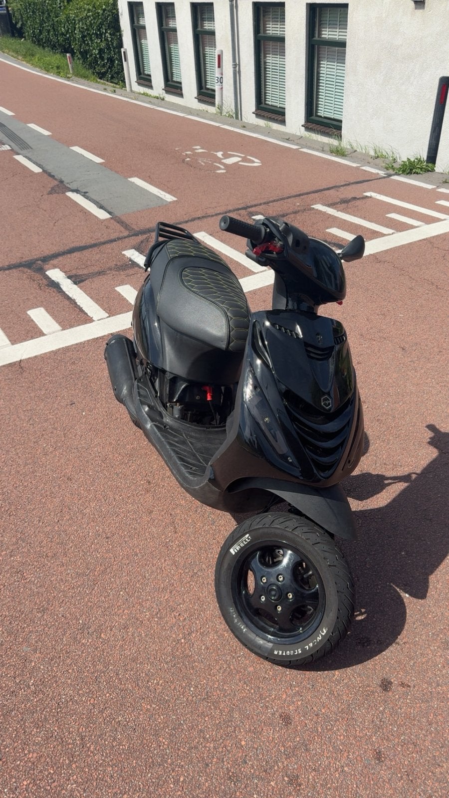 Zip brom frame 2021, Fietsen en Brommers, Scooters | Piaggio, Ophalen of Verzenden, Zo goed als nieuw, Benzine, Zip