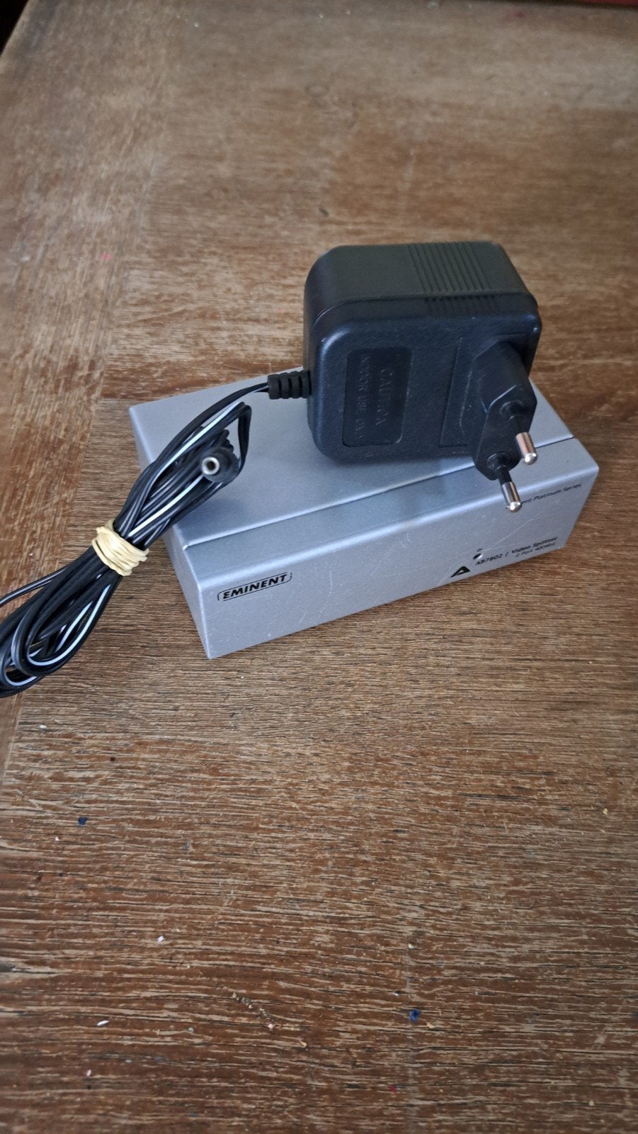 Eminent Video Splitter met Adapter, Ophalen, Gebruikt, Minder dan 2 meter, Overige kabels