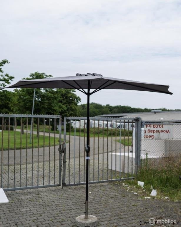 Online Veiling: Balkon parasol, Tuin en Terras