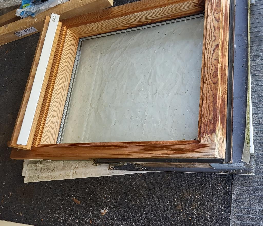 Velux houten dakraam, Gebruikt, Minder dan 80 cm, 80 tot 120 cm, Ophalen of Verzenden