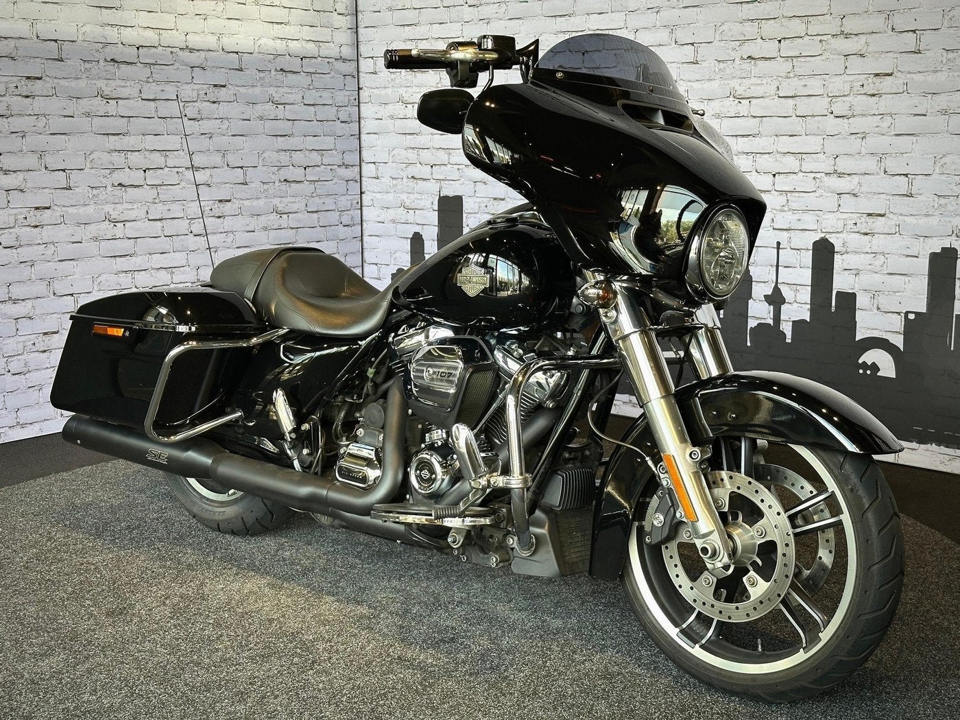 Harley-Davidson FLHX STREET GLIDE (bj 2018), Motoren, Laan van Vredenoord 33
2289 DA  RIJSWIJK, NL, 1745 cc, Meer dan 35 kW, Toermotor