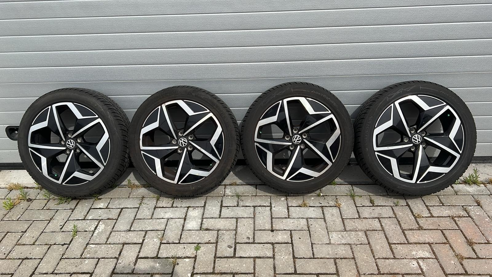 Set winterbanden inclusief metalen velgen volkswagen ID.3, Auto-onderdelen, Banden en Velgen, Winterbanden, Ophalen, 19 inch