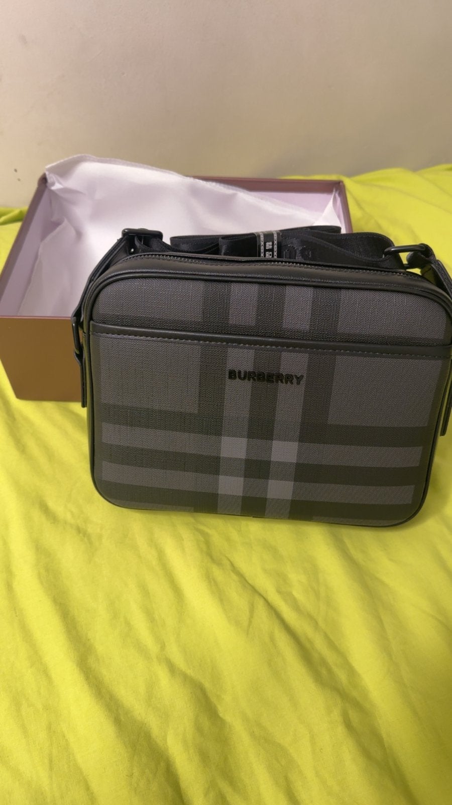 Burberry Nektas - Stijlvolle Schoudertas, Ophalen of Verzenden, Nieuw, Zwart, Overige merken