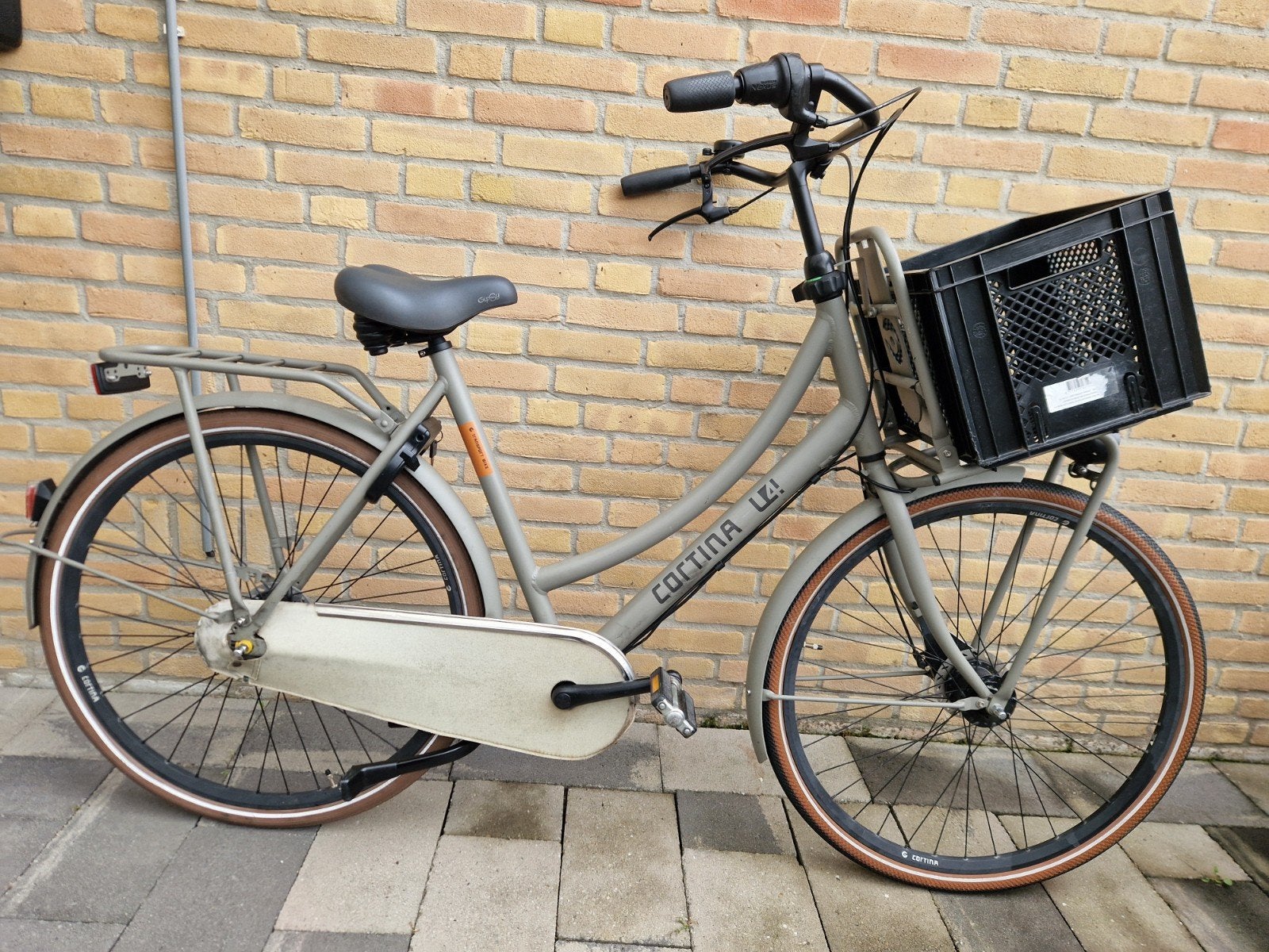 Cortina U4 Damesfiets 28 inch met versnellingen en kistje, Gebruikt, Velgrem, Versnellingen, Ophalen