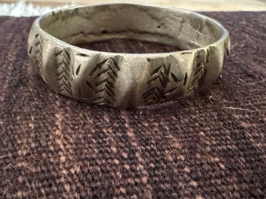 Massieve handgemaakte etnische armband uit Marokko, Ophalen of Verzenden, Gebruikt, Zilver, Overige materialen