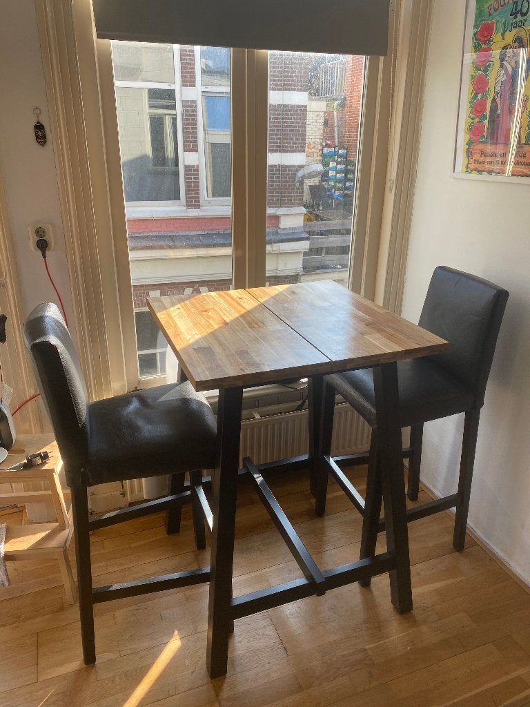 Hoge tafel + stoelen, Huis en Inrichting, Barren, Ophalen, Zo goed als nieuw, Inclusief barstoelen