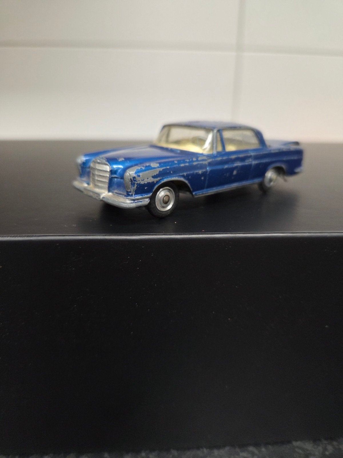 mercedes 220 SE coupe corgi toys, Hobby en Vrije tijd, Ophalen, Gebruikt, Auto, Corgi