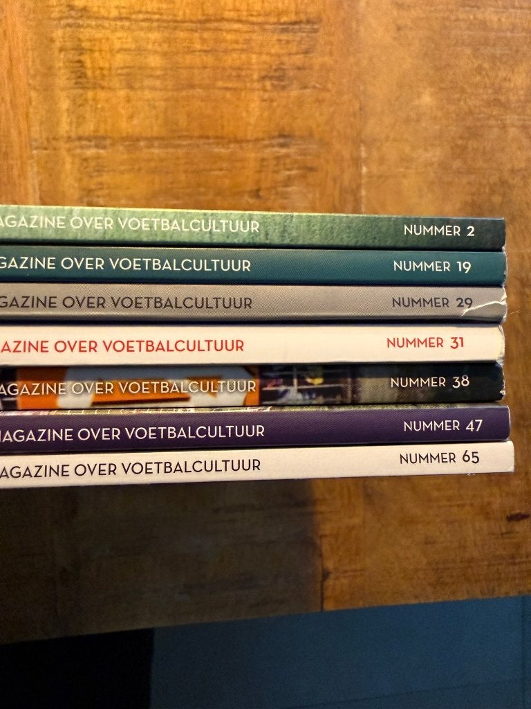 Staantribune Voetbalmagazine, Boeken, Gelezen, Diverse, Ophalen of Verzenden, Balsport